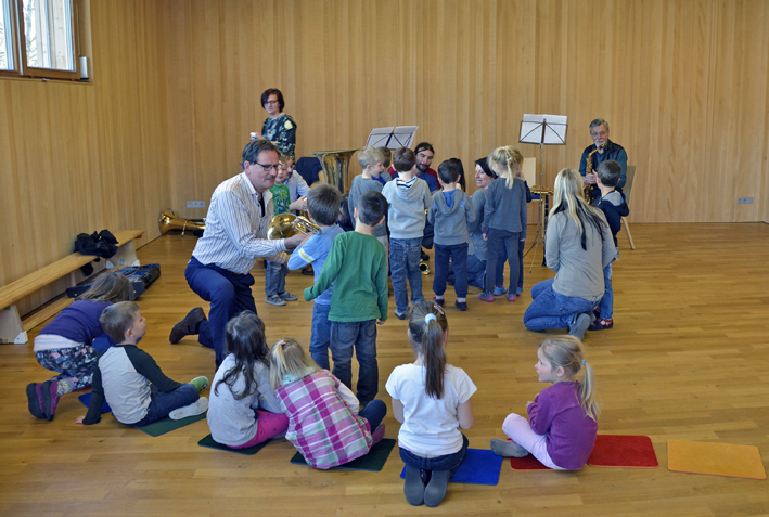 11 Musikverein im Kindergarten.jpg